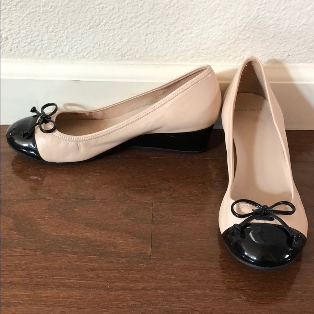 EUC Cole Haan cap toe wedge heels